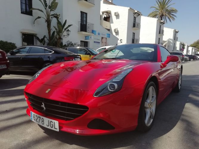 Ferrari de alquiler en Málaga